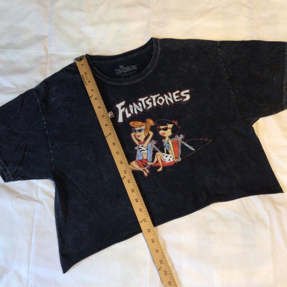 Crop top t shirt.